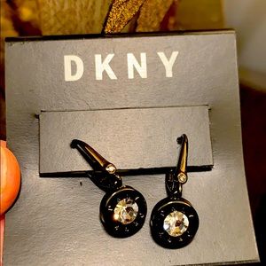 DKNY
